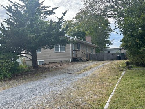 15 Crest Dr, E Northport, NY, 11731-1510 | Card Image