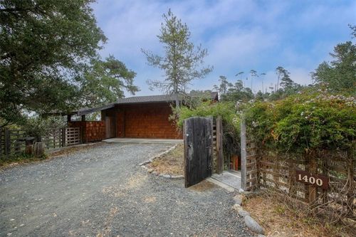 1400 Spencer St, Cambria, CA, 93428-5925 | Card Image