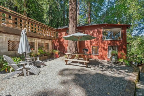 15372 Old River Rd, Guerneville, CA, 95446-9562 | Card Image