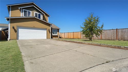 9933 Bourbon St Se, Yelm, WA, 98597-8829 | Card Image