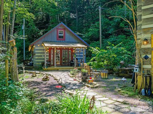 311 Old Sawmill Rd, Burnsville, NC, 28714-7515 | Card Image
