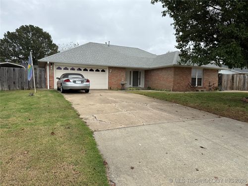612 Westwood Dr Drive, Claremore, OK, 74017 | Card Image