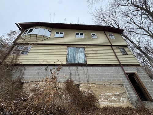 167 Lakeside Dr W, Belvidere, NJ, 07823-3147 | Card Image