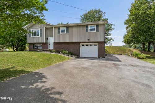 1046 Okrina Dr, Church Hill, TN, 37642-3021 | Card Image