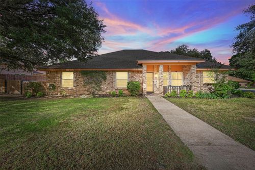 7100 Church Park Dr, Fort Worth, TX, 76133-6853 | Card Image
