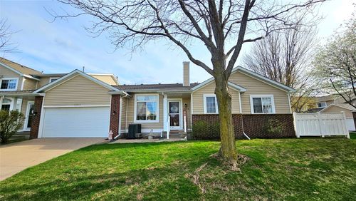 8-5500 Longview Ct, Johnston, IA, 50131-2733 | Card Image