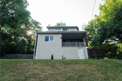 1831 Main St, BLAKELY, PA, 18447-1351 | Card Image