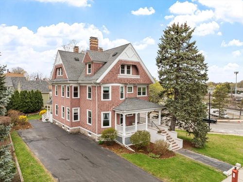 19 Putnam St, Newton, MA, 02465-2423 | Card Image