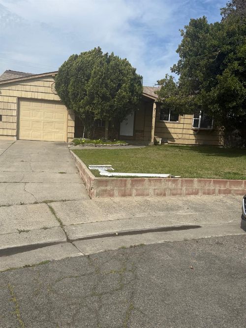 6109 Gay Way, North Highlands, CA, 95660-4429 | Card Image