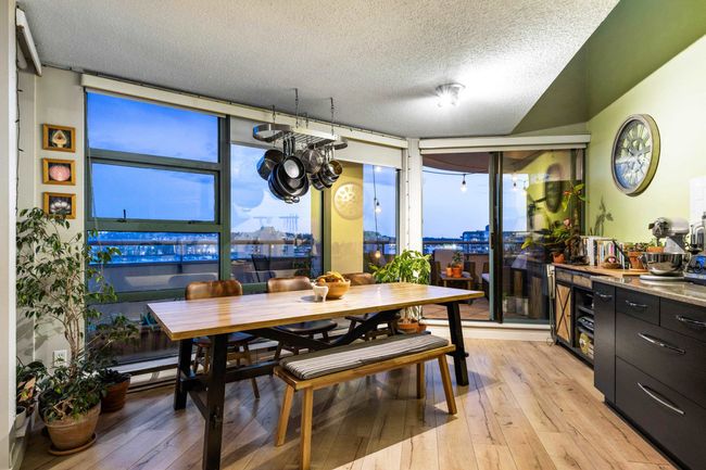 PH2 - 98 Tenth Street, Condo with 3 bedrooms, 2 bathrooms and 1 parking in New Westminster BC | Image 9