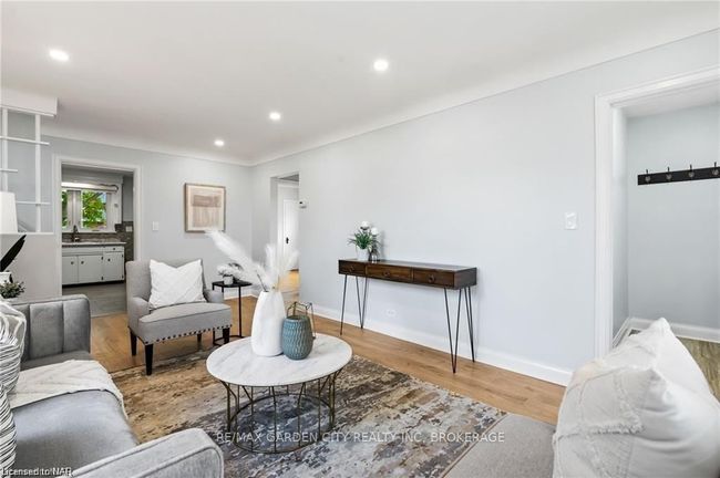 246 York St, House other with 3 bedrooms, 2 bathrooms and 3 parking in Saint Catharines ON | Image 8