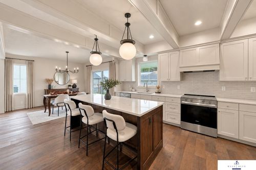 7740 Vera Dr, Lincoln, NE, 68516-2139 | Card Image