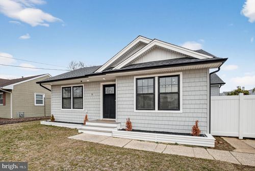 9 Woodbine Ave, MAPLE SHADE, NJ, 08052-3319 | Card Image