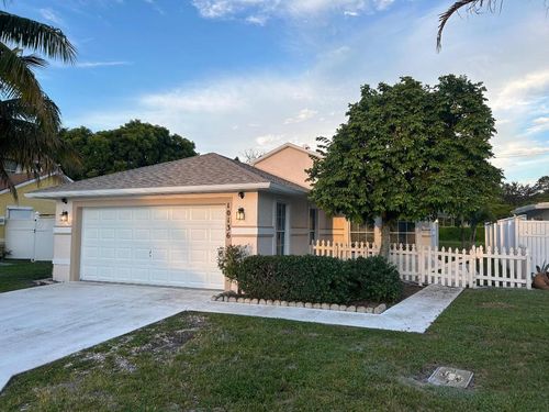10136 Boynton Place Cir, Boynton Beach, FL, 33437-2657 | Card Image