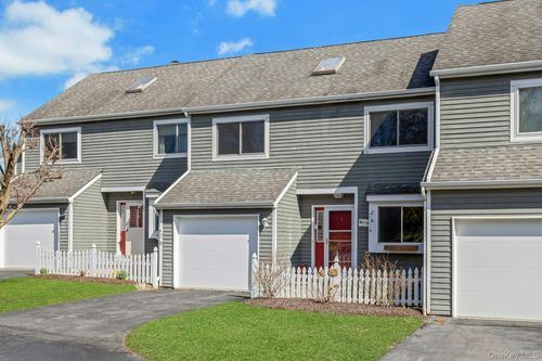 11 Cushing Green S, Pawling, NY, 12564 | Card Image