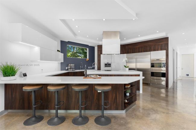 10620 Sw 74 Th Ave, House other with 6 bedrooms, 5 bathrooms and null parking in Pinecrest FL | Image 10