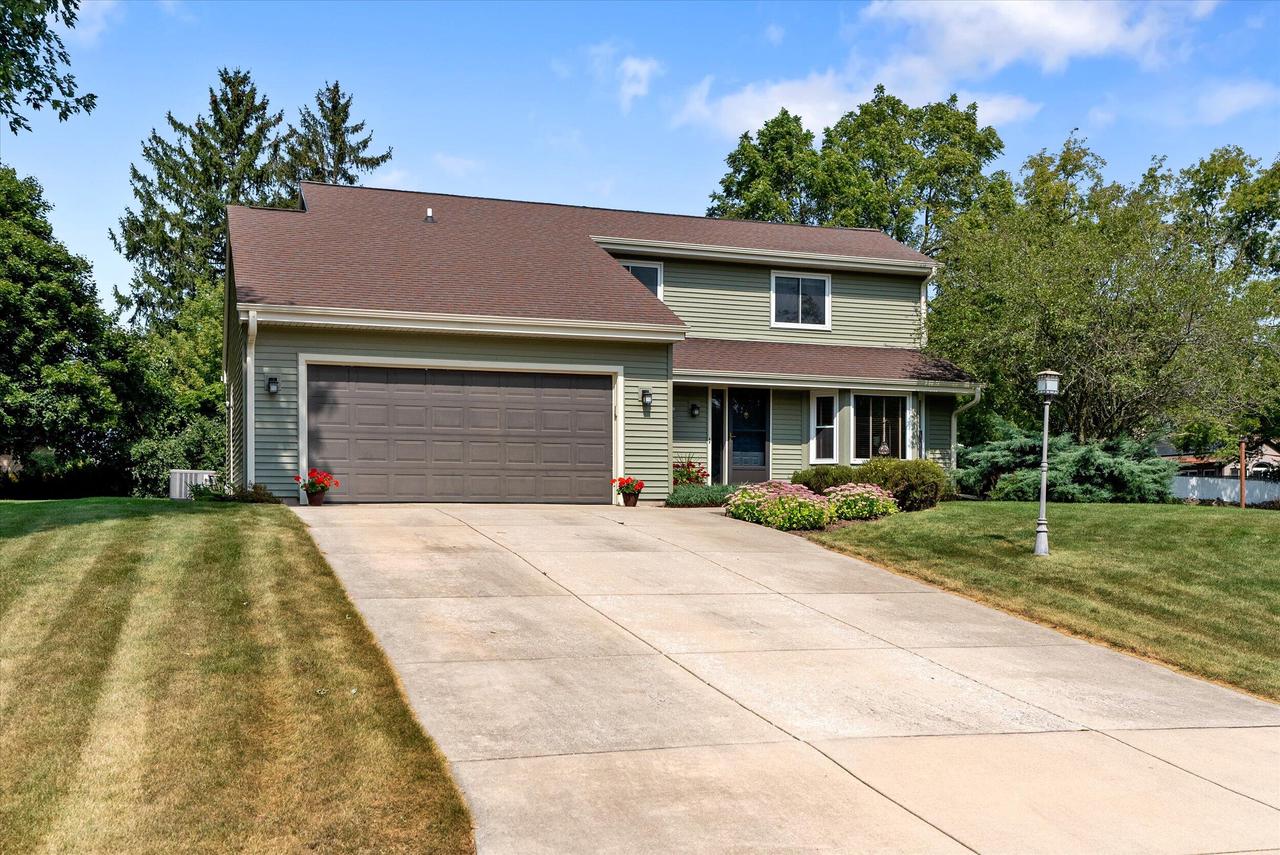 Woodland Cir, Hales Corners, WI 53130