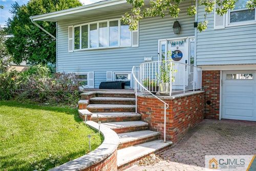 2 Merker Dr, Edison, NJ, 08837-2732 | Card Image
