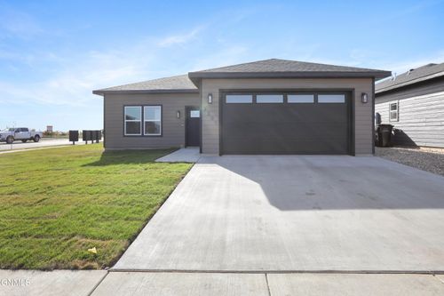 3301 35th St W, Williston, ND, 58801 | Card Image
