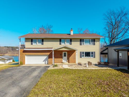 8700 E Circle Dr, Kendallville, IN, 46755-9715 | Card Image