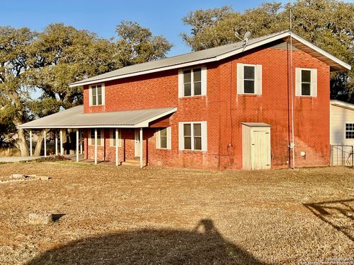 500 Bluntzer Rd, Jourdanton, TX, 78026-4813 | Card Image