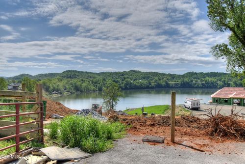 168 Degrassee Ln, Johnson City, TN, 37601-3002 | Card Image