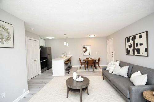 apt-12-2515 Yoakum Blvd, Houston, TX, 77006-2749 | Card Image