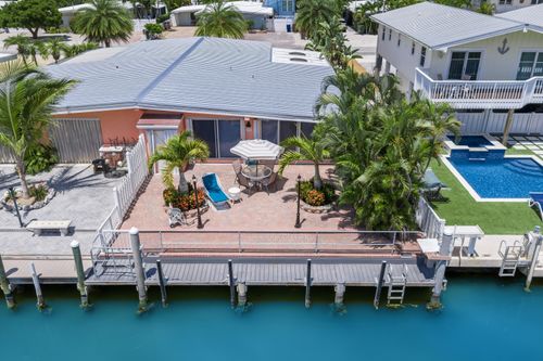 490 10th St, Key Colony Beach, FL, 33051 | Card Image