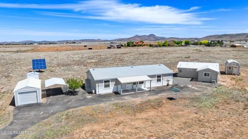9500 E Mummy View Dr, Prescott Valley, AZ, 86315-7942 | Card Image
