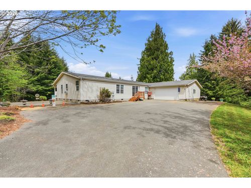 61513 Richmond Way, Coos Bay, OR, 97420-5331 | Card Image