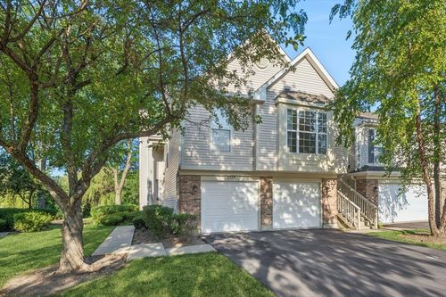 2713 S Embers Ln, Arlington Heights, IL, 60005-4689 | Card Image