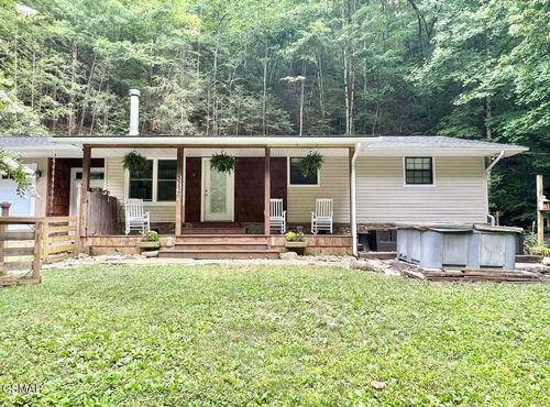 3528 Lost Branch Rd, Sevierville, TN, 37862-7733 | Card Image