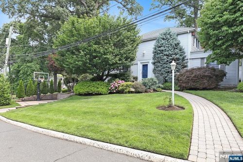627 S Forest Dr, Teaneck, NJ, 07666-2037 | Card Image