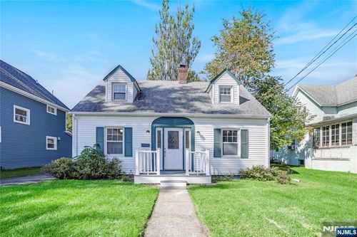 221 Paterson Ave, Midland Park, NJ, 07432-1822 | Card Image