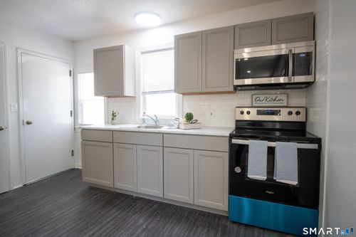 apt-2-12 Home St, New London, CT, 06320-5667 | Card Image
