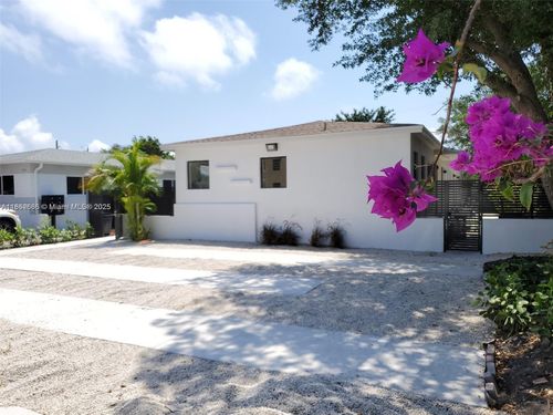 740 Sw 9th St, Miami, FL, 33130-3324 | Card Image