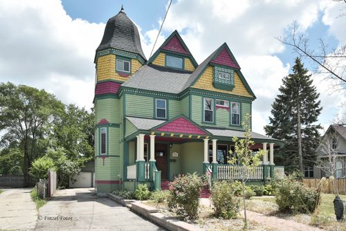 331 Griswold St, Elgin, IL, 60123-7623 | Card Image