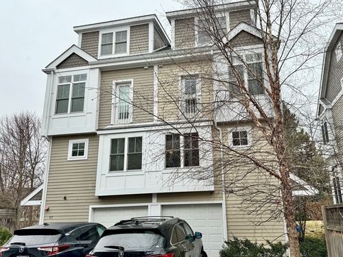 105-105 Harvey St, Cambridge, MA, 02140-1720 | Card Image
