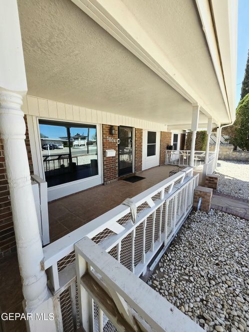 3004 Woodall St, El Paso, TX, 79925-5521 | Card Image