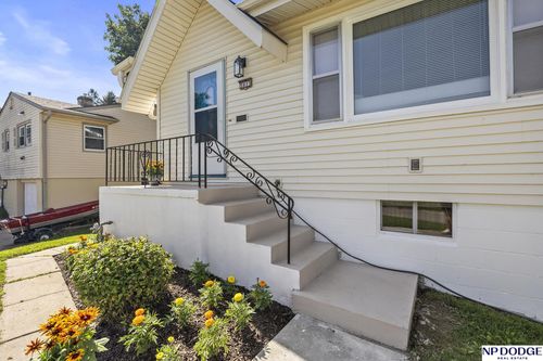 5613 Grand Avenue, Omaha, NE, 68104 | Card Image