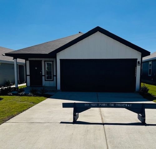 13311 Mancos Shale Rd, Mustang Ridge, TX, 78610-4537 | Card Image