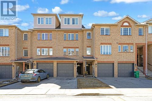 119 Spadina Road, Brampton (Brampton West), ON, L6X4X6 | Card Image