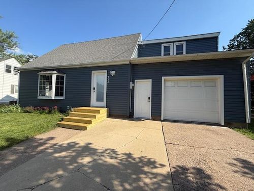 713 E Grove St, Caledonia, MN, 55921-1670 | Card Image