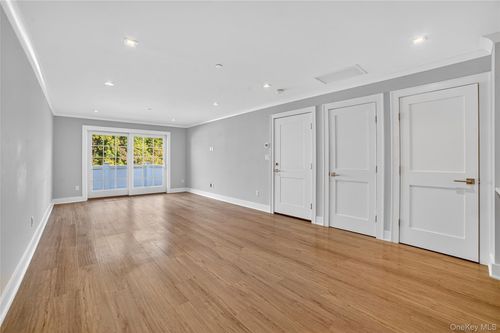 10-470 Main St, North Castle, NY, 10504-1817 | Card Image