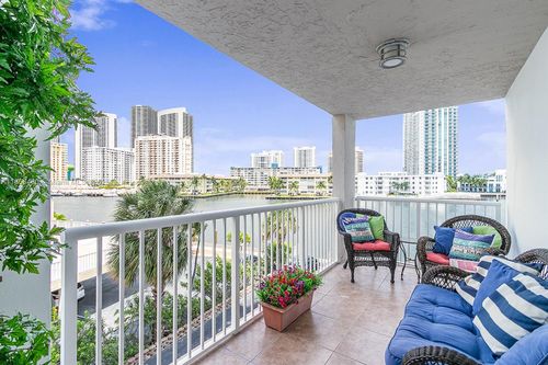 apt-201-121 Golden Isles Dr, Hallandale Beach, FL, 33009-5805 | Card Image