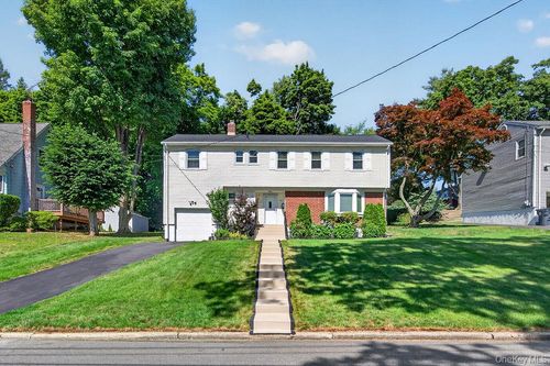 11 Oakridge Road, Greenburgh, NY, 10607 | Card Image