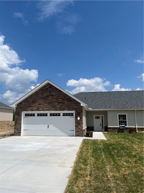 334 Cherokee Dr, Beaver Falls, PA, 15010-8478 | Card Image