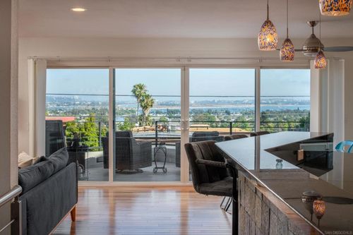 4922 Randall St, San Diego, CA, 92109-2351 | Card Image