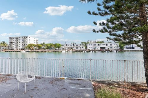 7975 Crespi Blvd, MIAMI BEACH, FL, 33141-1825 | Card Image
