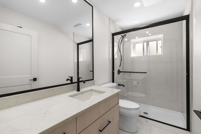 1415 Pipeline Pl, House other with 8 bedrooms, 9 bathrooms and 4 parking in Coquitlam BC | Image 37